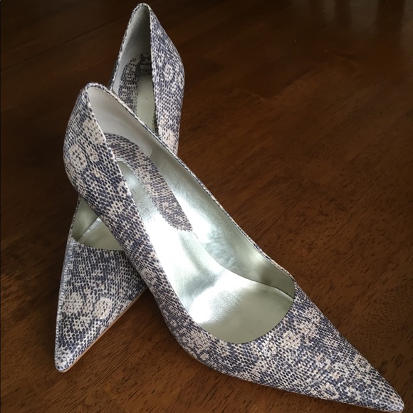 Women’s Pumps - Picture 1 of 1